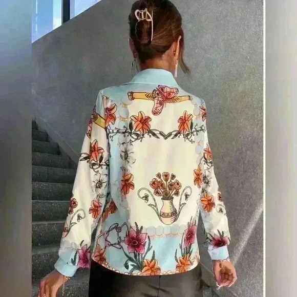 Floral And Butterfly Print Button Up Blouse Blue Sz Medium - Picture 4 of 11